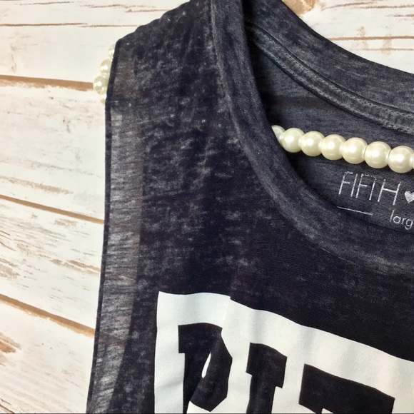 🦚FIFTH SUN Sleeveless Graphic Tee - Picture 3 of 4